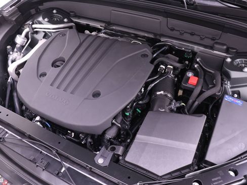 New 2026 Volvo XC60 B5 Plus w/ Climate Package image 16