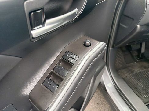 Used 2023 Toyota Highlander XLE AWD/4WD image 23