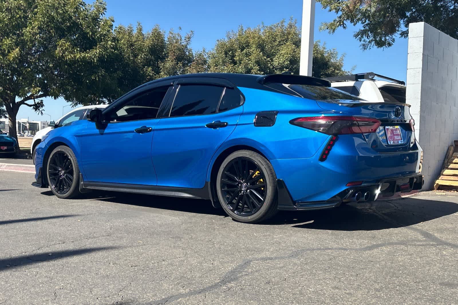 Used 2019 Toyota Camry XSE FWD image 7