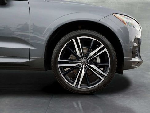 Used 2020 Volvo XC60 T5 R-Design w/ Protection Package Premier AWD/4WD image 9