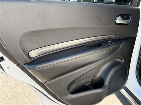 Used 2022 Dodge Durango SXT AWD/4WD image 14