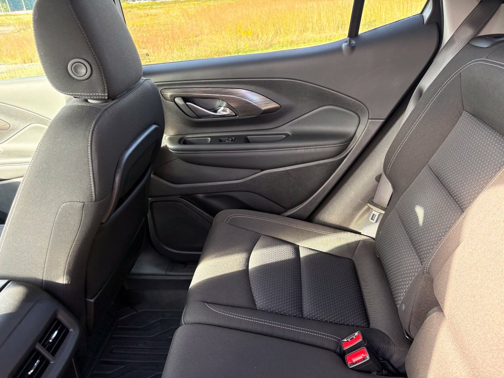 Used 2024 GMC Terrain SLE w/ Driver Convenience Package FWD image 41