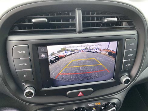 Used 2022 Kia Soul LX w/ Technology Package image 19