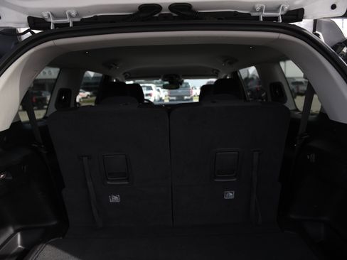 Used 2023 Jeep Grand Cherokee L Laredo RWD image 10
