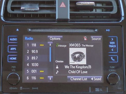 Used 2016 Toyota Prius Four image 18