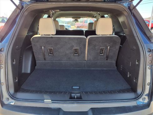 Used 2022 Chevrolet Traverse LS image 18