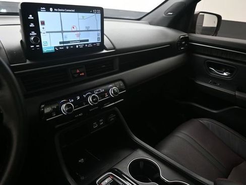 Used 2025 Honda Pilot Black Edition image 11