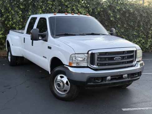 Used 2004 Ford F350 Lariat image 2