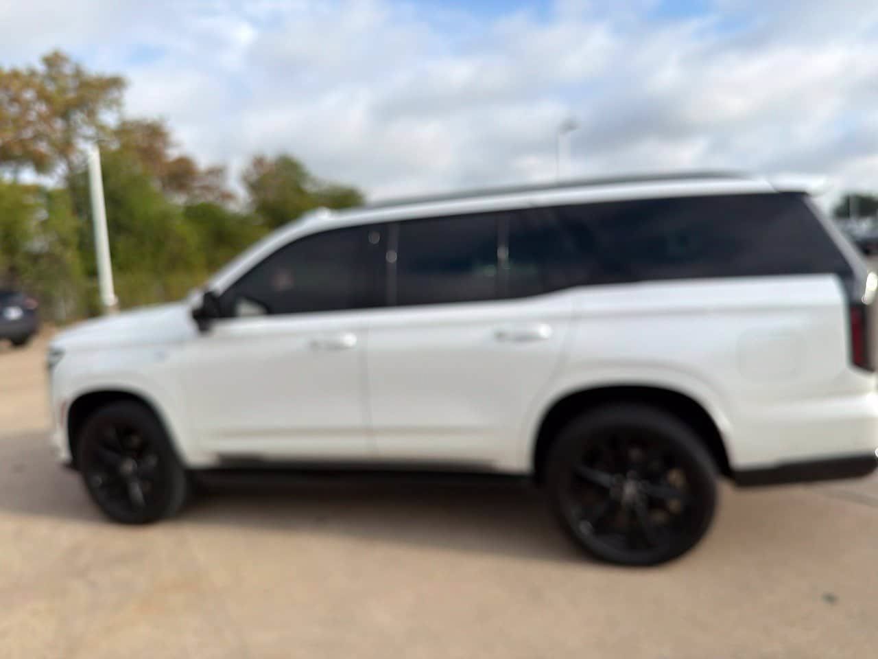 Used 2025 Cadillac Escalade Sport w/ LPO, Floor Liner Package AWD/4WD image 8