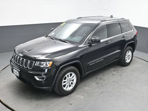 Used 2018 Jeep Grand Cherokee Laredo AWD/4WD image 24