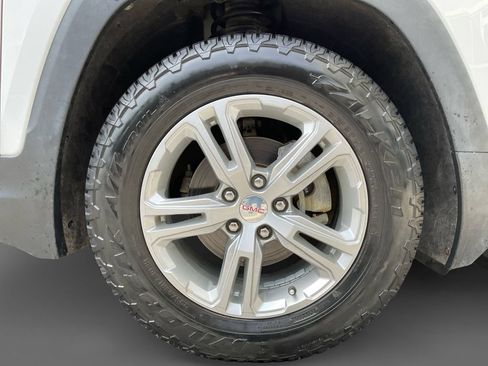 Used 2023 GMC Terrain SLE w/ Driver Convenience Package AWD/4WD image 16