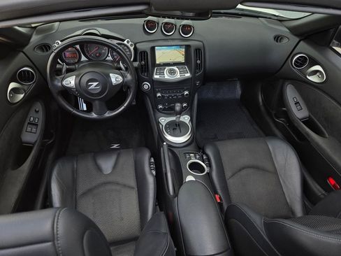 Used 2016 Nissan 370Z Touring RWD image 14