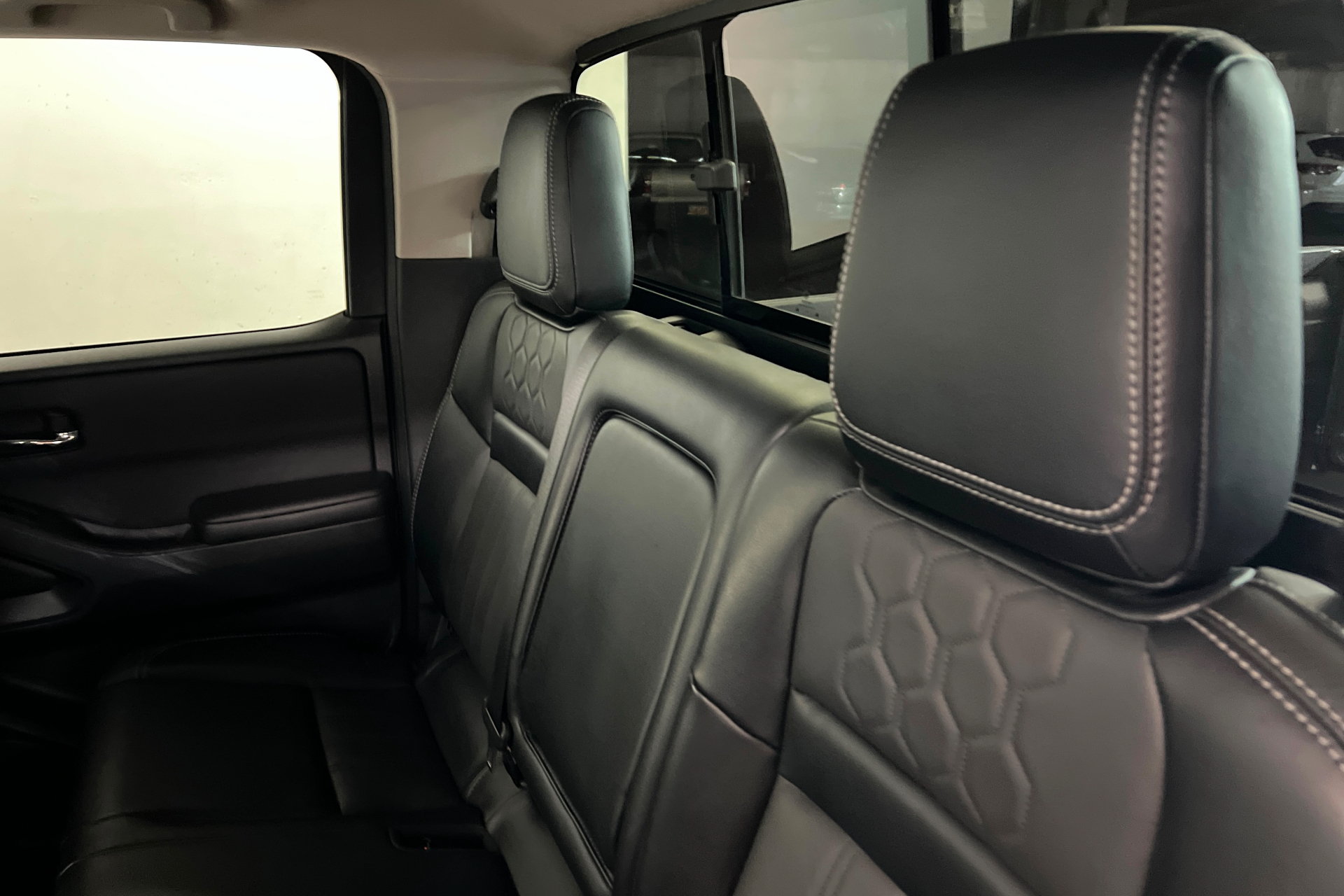 Used 2025 Nissan Frontier SL AWD/4WD image 21