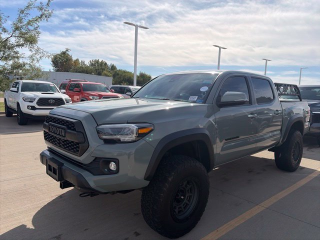 Used 2023 Toyota Tacoma TRD Off-Road w/ Technology Package AWD/4WD image 3