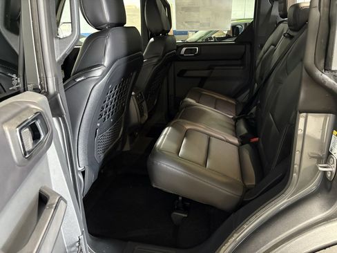 New 2025 Ford Bronco Badlands image 27