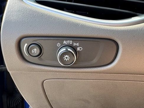 Used 2023 Chevrolet Malibu LS FWD image 25