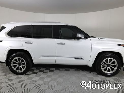 Used 2023 Toyota Sequoia Capstone image 4