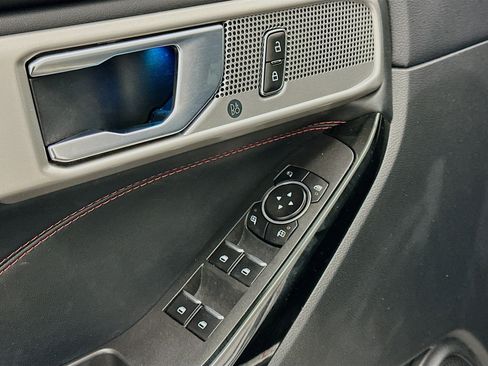 Used 2023 Ford Explorer ST-Line w/ Class IV Trailer Tow Package image 15