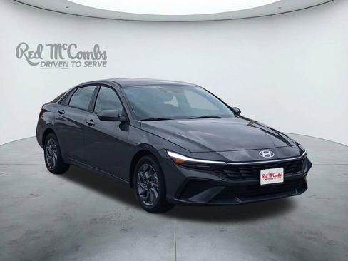 New 2026 Hyundai Elantra Hybrid FWD image 7