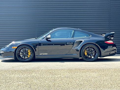 Used 2011 Porsche 911 GT2 RS RWD image 2