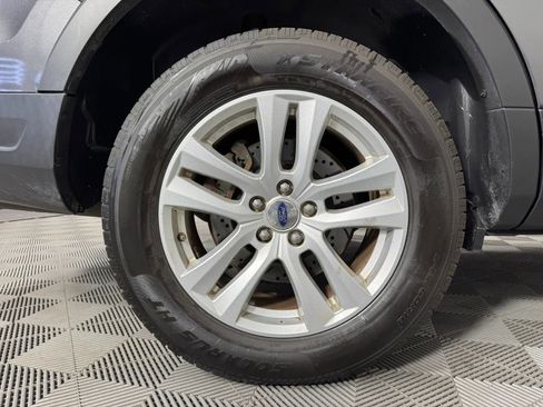 Used 2018 Ford Explorer XLT AWD/4WD image 46