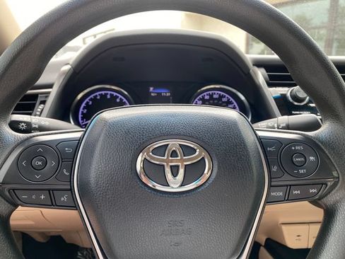 Used 2019 Toyota Camry LE w/ Convenience Package FWD image 15