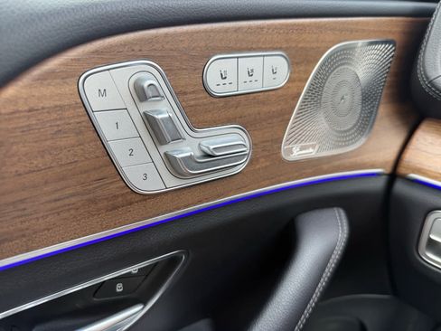 Certified 2025 Mercedes-Benz GLS 450 4MATIC image 27