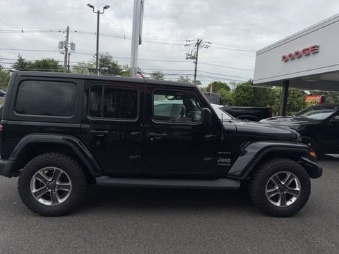 Used 2019 Jeep Wrangler Unlimited Sahara w/ Advanced Safety Group AWD/4WD image 4