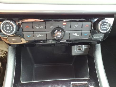 Used 2025 Jeep Compass Limited AWD/4WD image 22