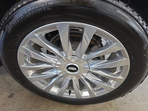 Certified 2022 Cadillac Escalade Premium Luxury image 33