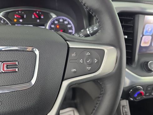 Used 2018 GMC Acadia SLT image 16