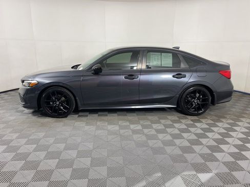 Used 2022 Honda Civic Sport image 2