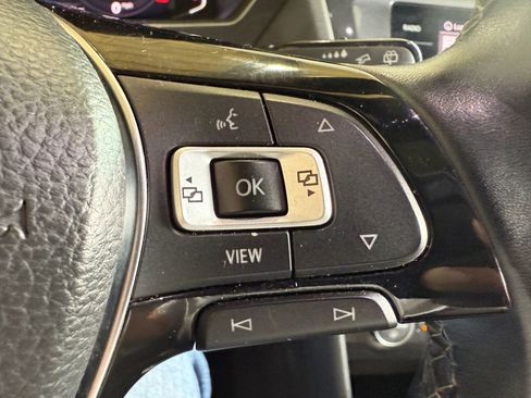 Used 2019 Volkswagen Tiguan SEL Premium R-Line FWD image 22