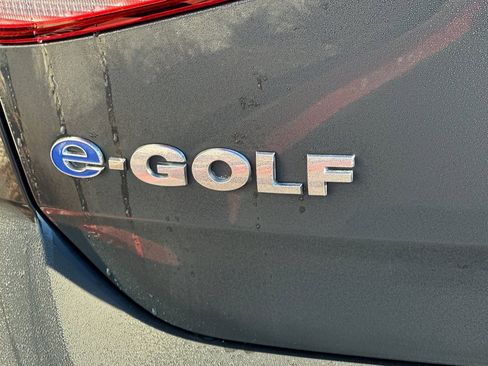 Used 2019 Volkswagen e-Golf SE w/ Driver Assistance Package image 12