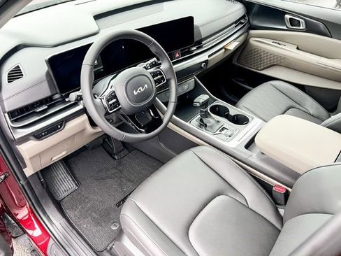 New 2026 Kia Carnival FWD image 16