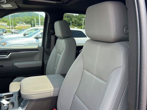 Used 2023 GMC Sierra 1500 SLT w/ SLT Premium Plus Package AWD/4WD image 9