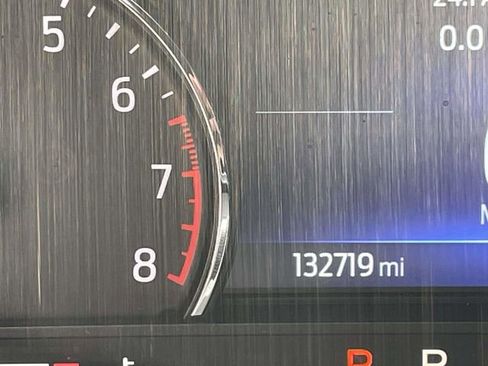 Used 2022 Ford Explorer XLT RWD image 23