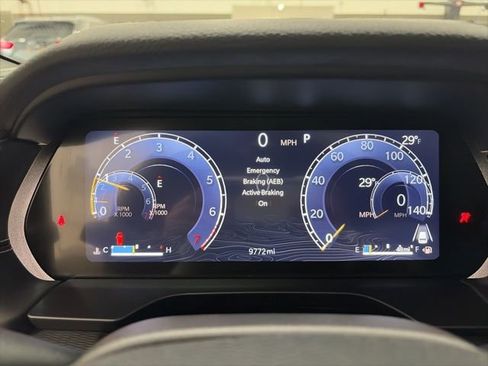 Used 2024 Jeep Grand Cherokee Altitude AWD/4WD image 8