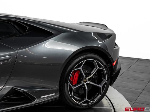 Used 2020 Lamborghini Huracan EVO AWD/4WD image 15