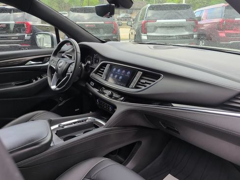 Used 2024 Buick Enclave Avenir w/ Avenir Technology Package AWD/4WD image 15