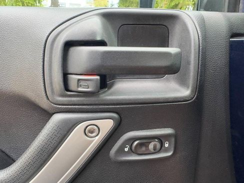 Used 2013 Jeep Wrangler Unlimited Sport image 16