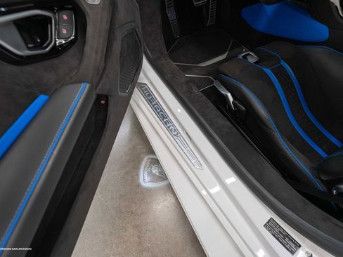 Used 2024 Lamborghini Huracan Tecnica RWD image 38