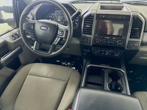 Used 2022 Ford F250 XLT w/ XLT Premium Package AWD/4WD image 17