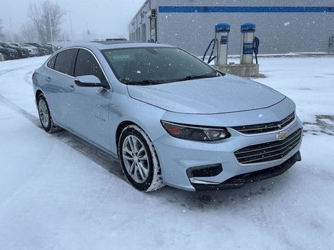 Used 2017 Chevrolet Malibu LT image 9
