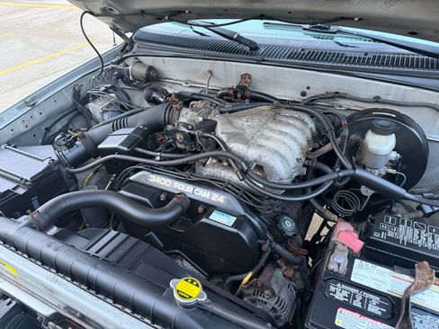 Used 2004 Toyota Tacoma V6 image 22