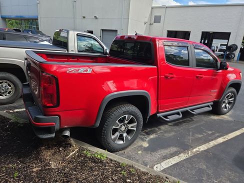 Used 2017 Chevrolet Colorado Z71 AWD/4WD image 2