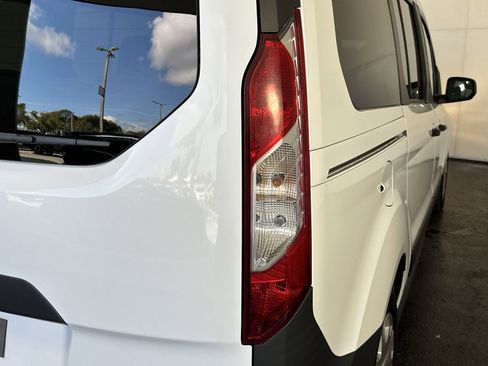 Used 2016 Ford Transit Connect XL image 27