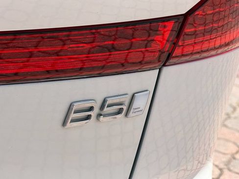Certified 2023 Volvo XC60 B5 Plus FWD image 9