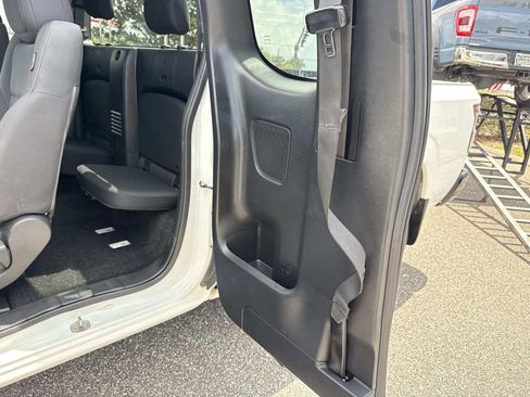 Used 2022 Nissan Frontier S w/ Technology Package AWD/4WD image 13