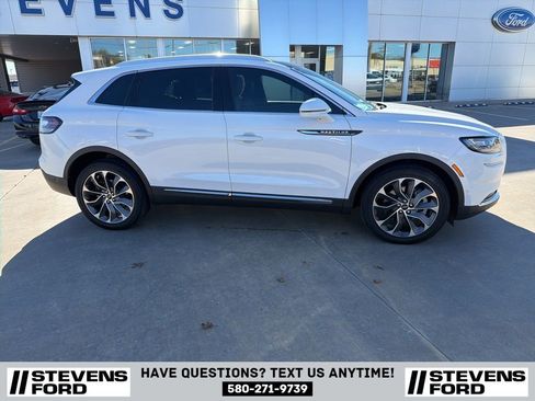 Used 2022 Lincoln Nautilus Reserve w/ Equipment Group 201A image 3